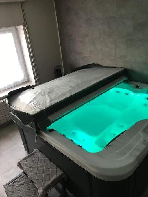 Maison Avec Jacuzzi Privatif Cambrai Exterior photo
